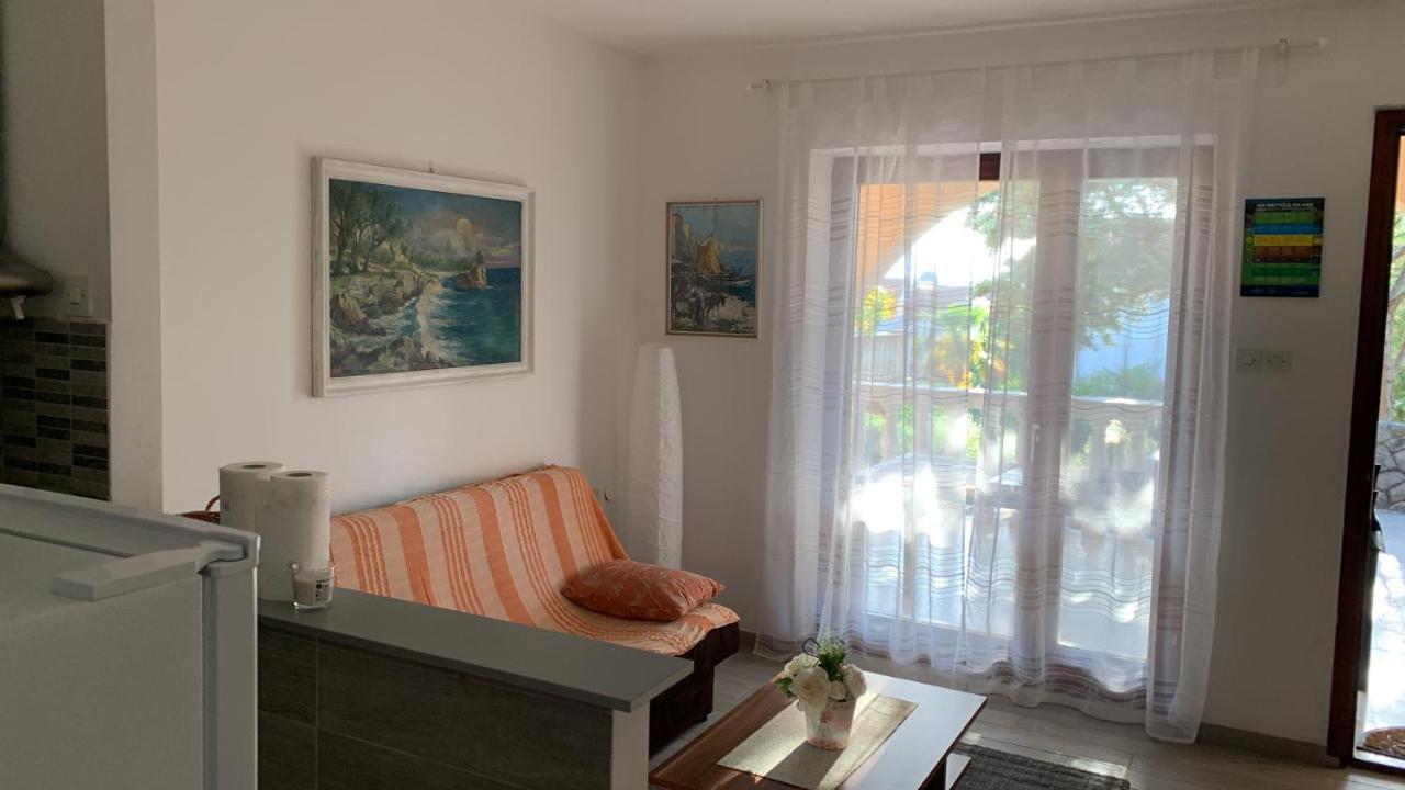 Apartments Toni-Malinska Esterno foto